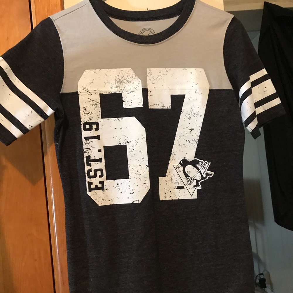 Pittsburgh Penguin T shirt